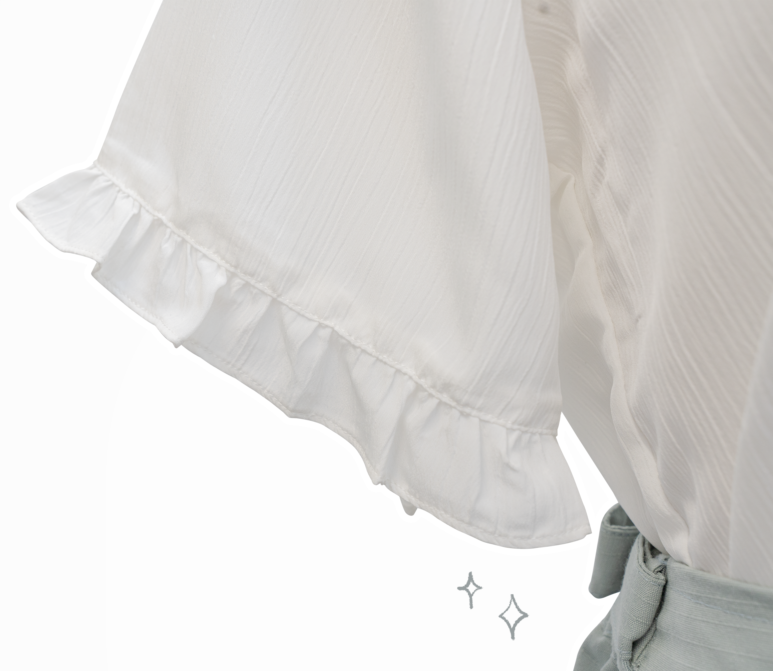 自家製 - 白色V領配花形鈕扣ruffle袖上衫 {預訂}